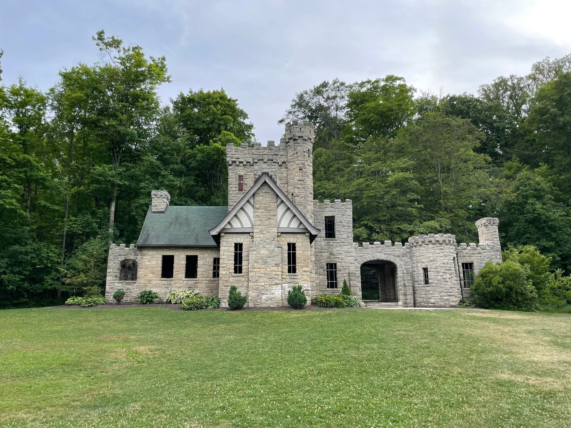 Castle Saunderson Scouting Facility