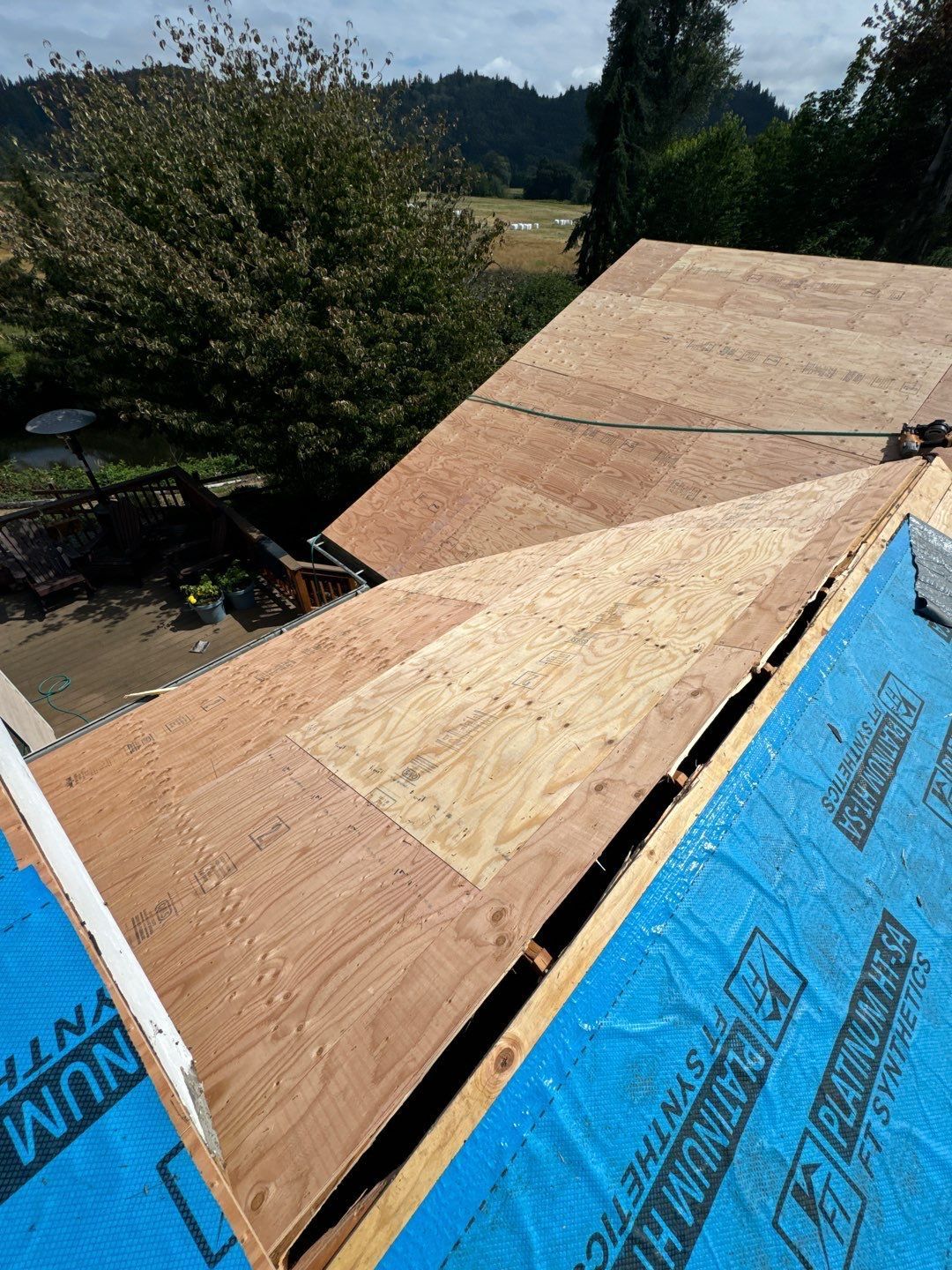 Residential roof replacement project completed in Lacey, Washington.