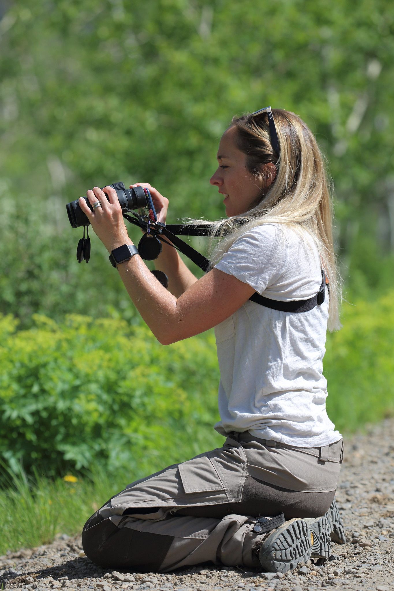 Digibinning a Dusky Flycatcher. Photo by Peter Burke.