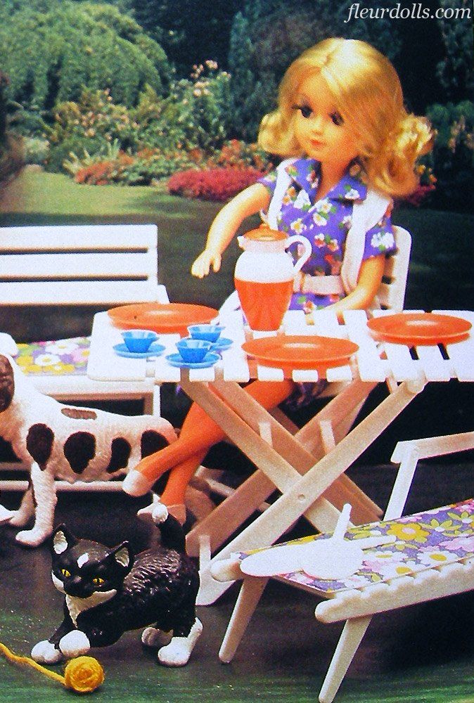 Kitties Fleur doll blue dress promo