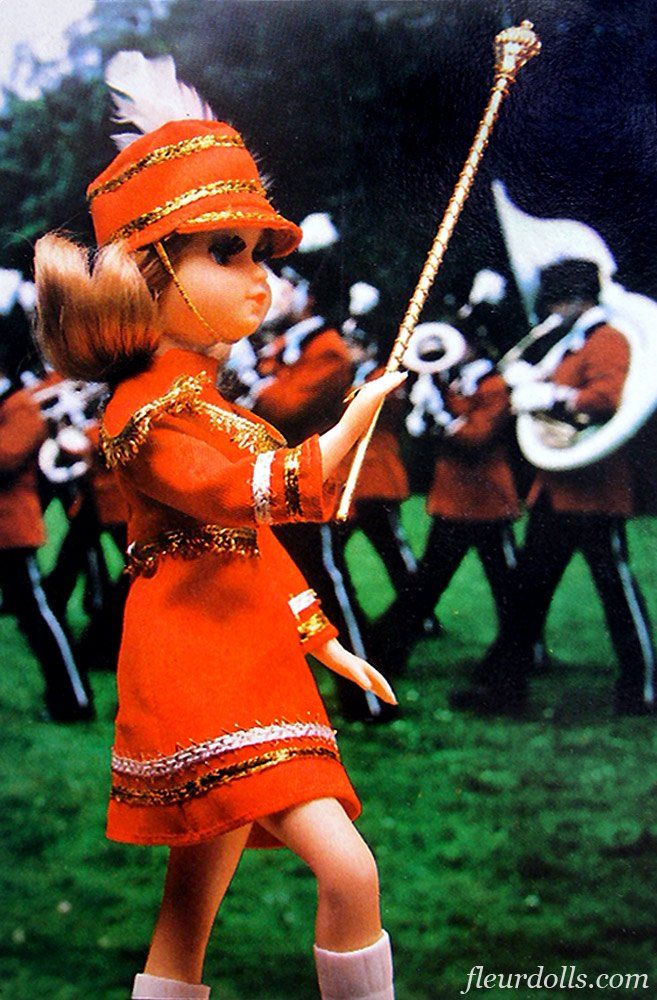 Parade Fleur doll majorette promo