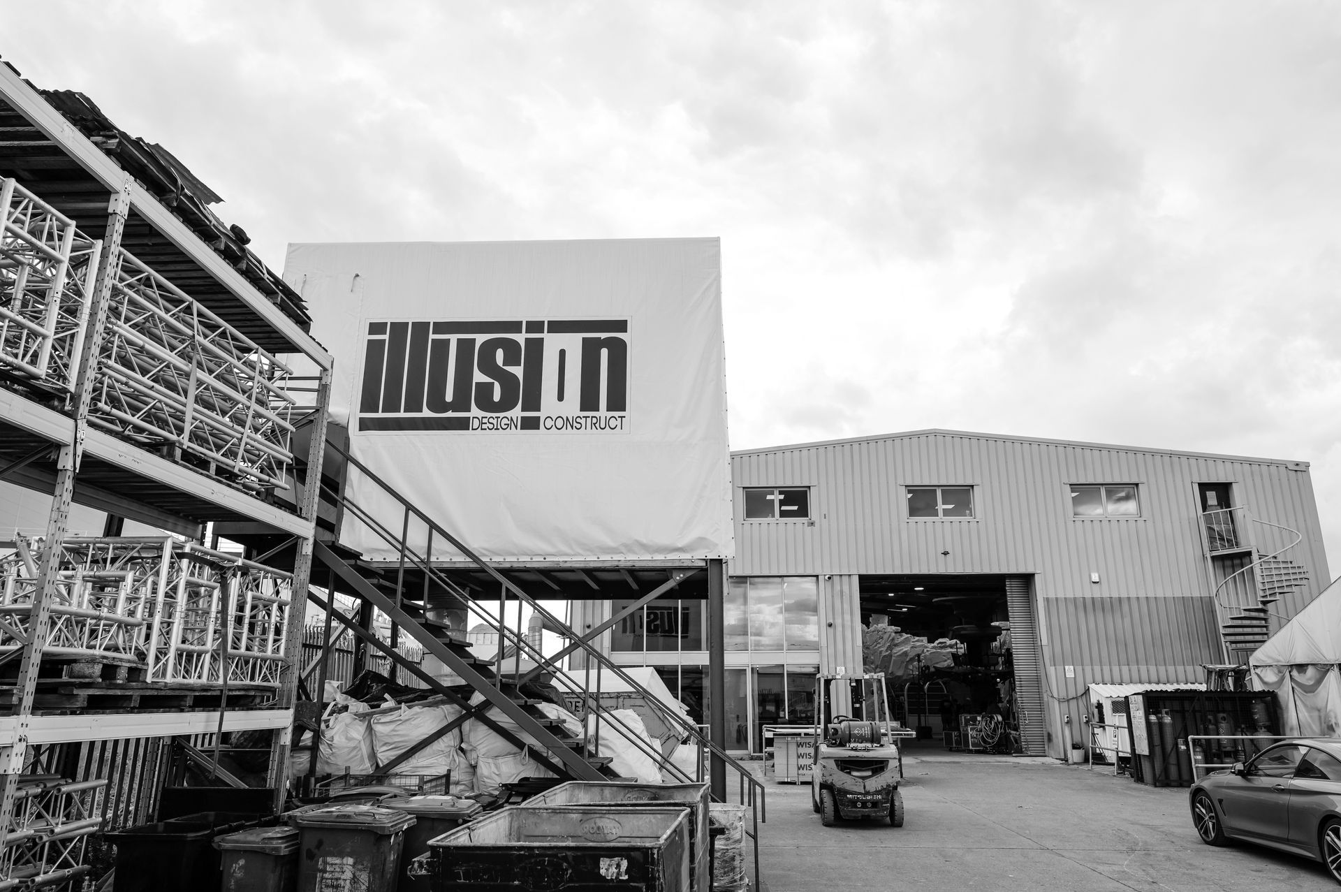 about-illusion-design-and-construct