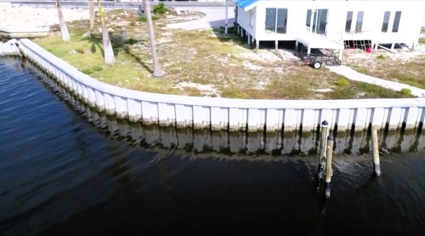 Vinyl seawall