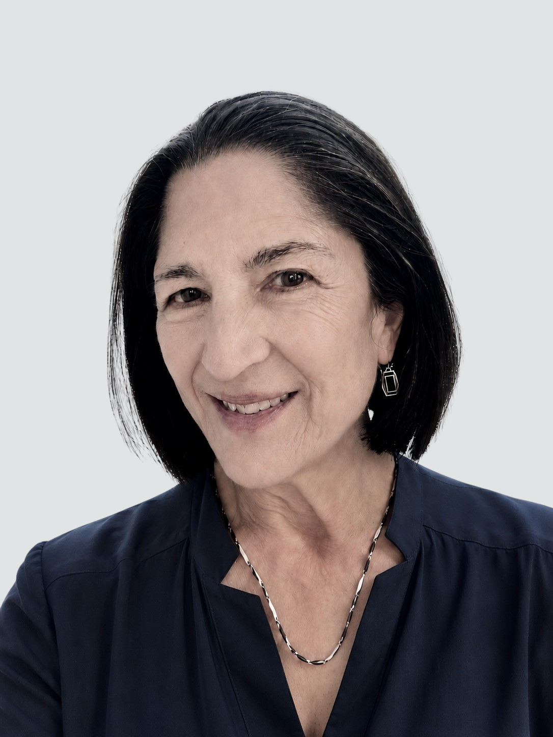 Stella Legarda, MD