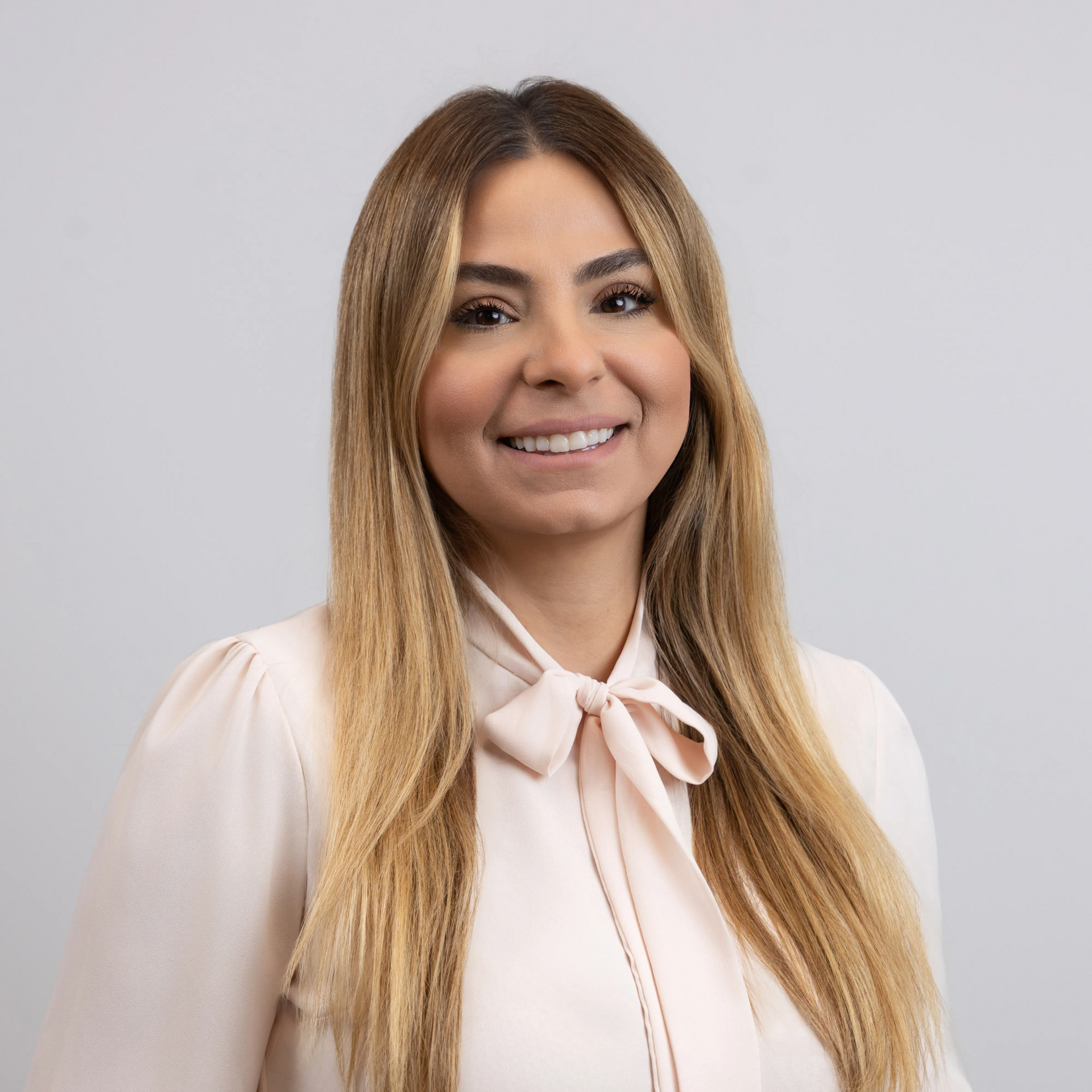 Arpi Babaei Headshot