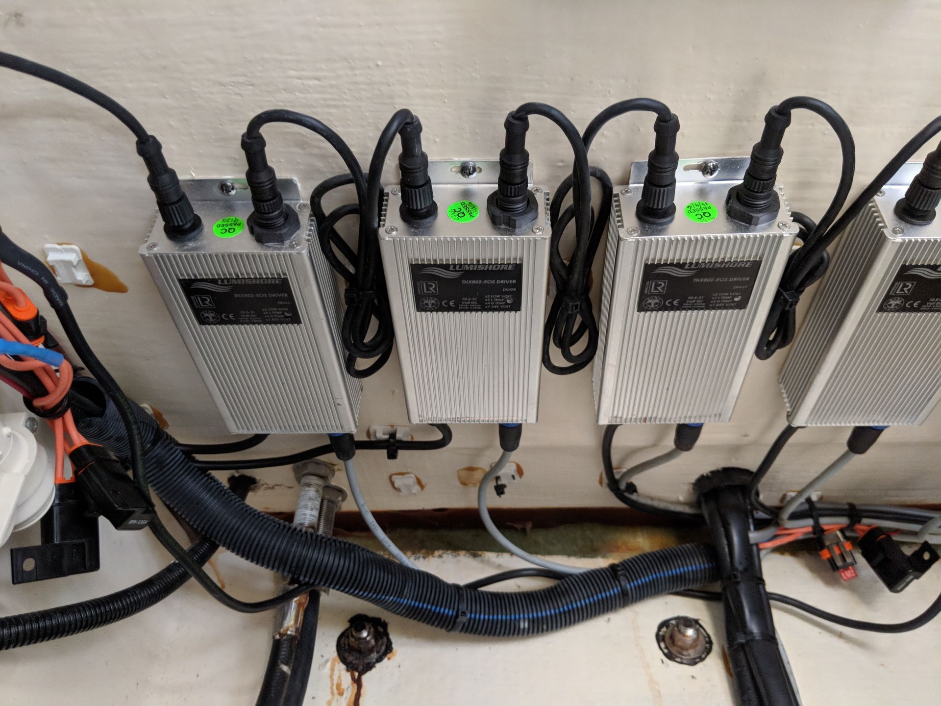 Marine battery system and electrical wiring installation on boat