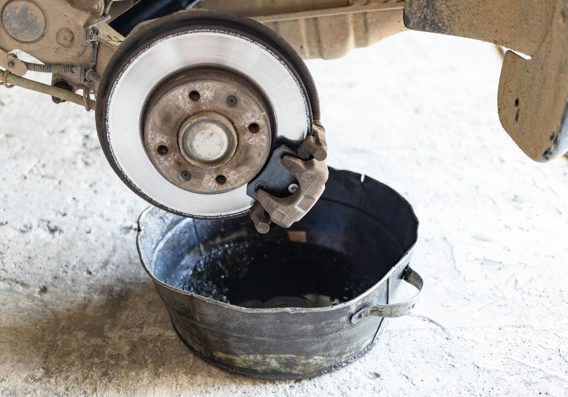 MINI Brake Fluid Flush Lakewood | Rolf's Import Auto Service