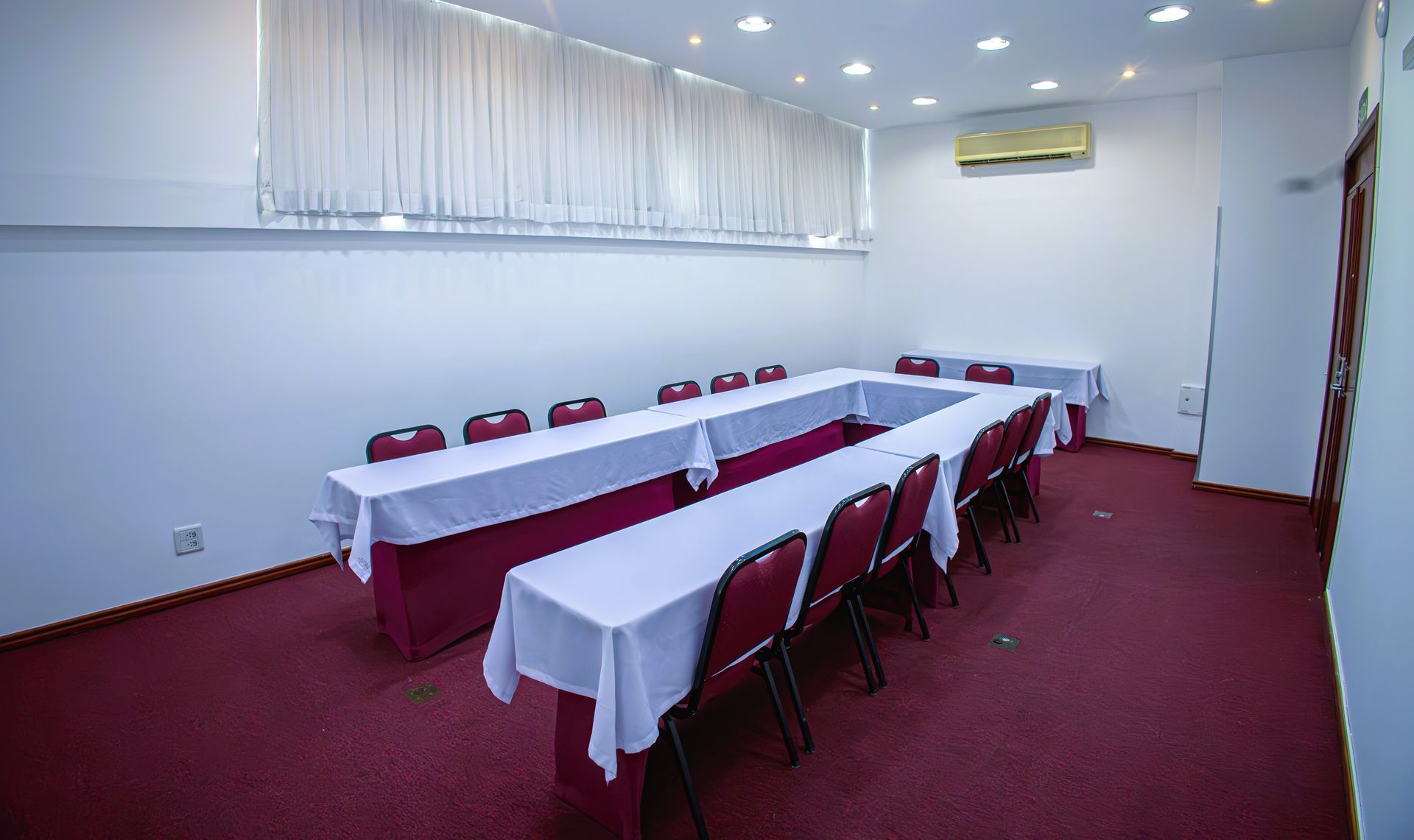 Lizon Curitiba Hotel - Salas
