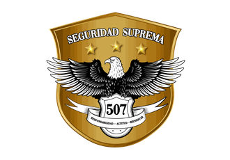 Emblema de escudo dorado con águila, estrellas y pancarta con las inscripciones “SEGURIDAD SUPREMA” y “507”.