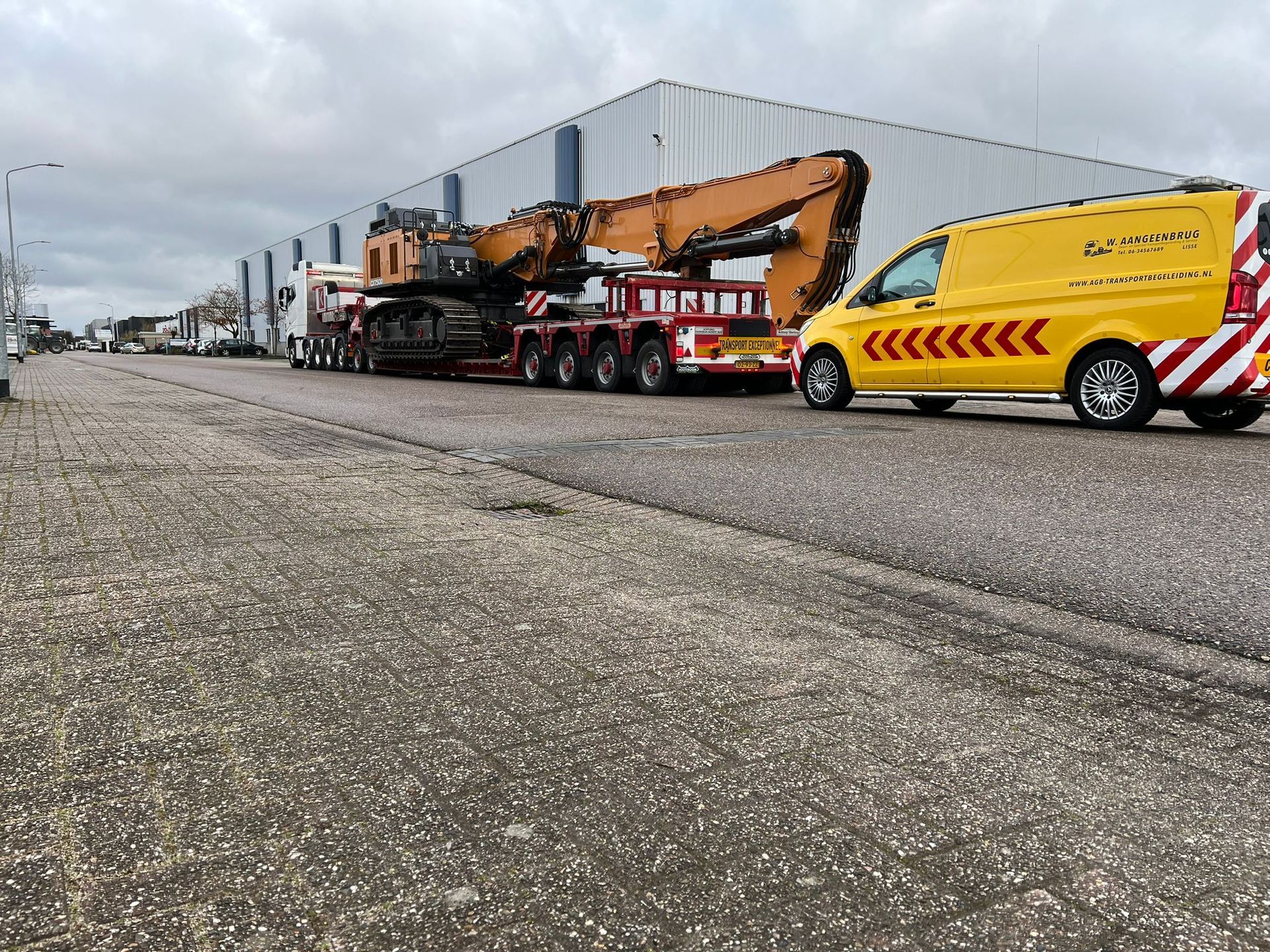 W. Aangeenbrug Transport & Begeleiding