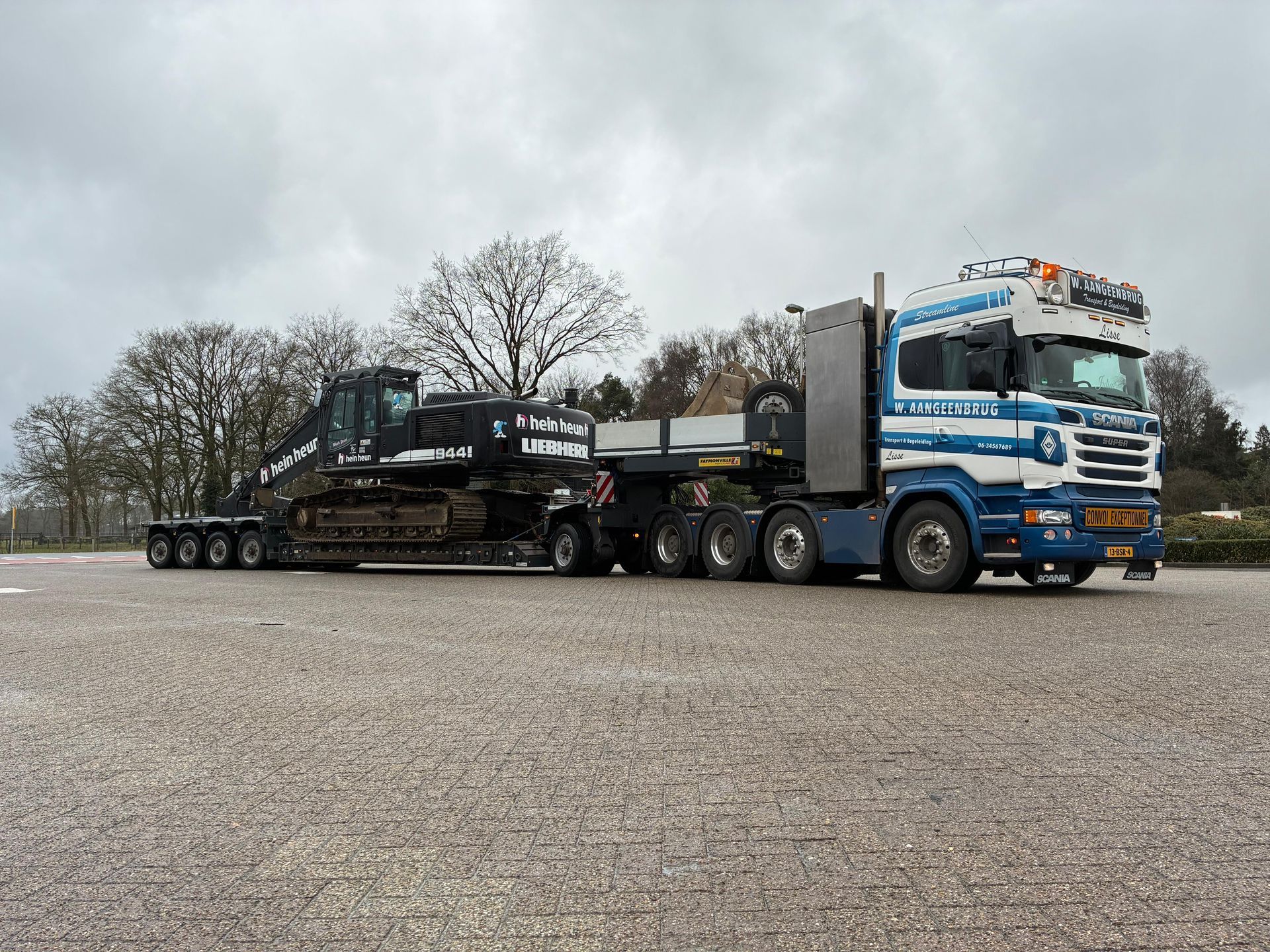 W. Aangeenbrug Transport & Begeleiding