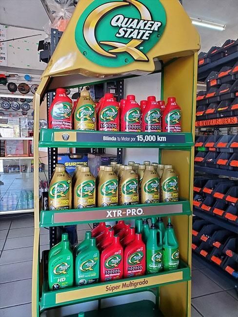 Una exhibición de petróleo del estado cuáquero en una tienda.