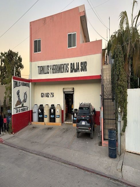 TORNILLOS Y HERRAMIENTAS BAJA SUR