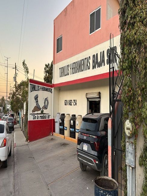 TORNILLOS Y HERRAMIENTAS BAJA SUR