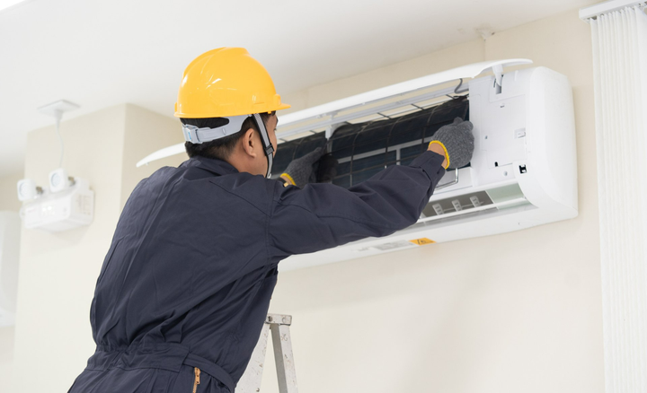 Repairing Air Conditioner — Canberra, ACT — The Climate Doctor Repairing Air Conditioner — Canberra, ACT — The Climate Doctor