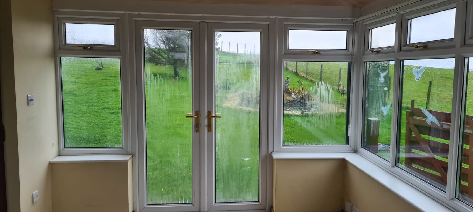 misted glass door