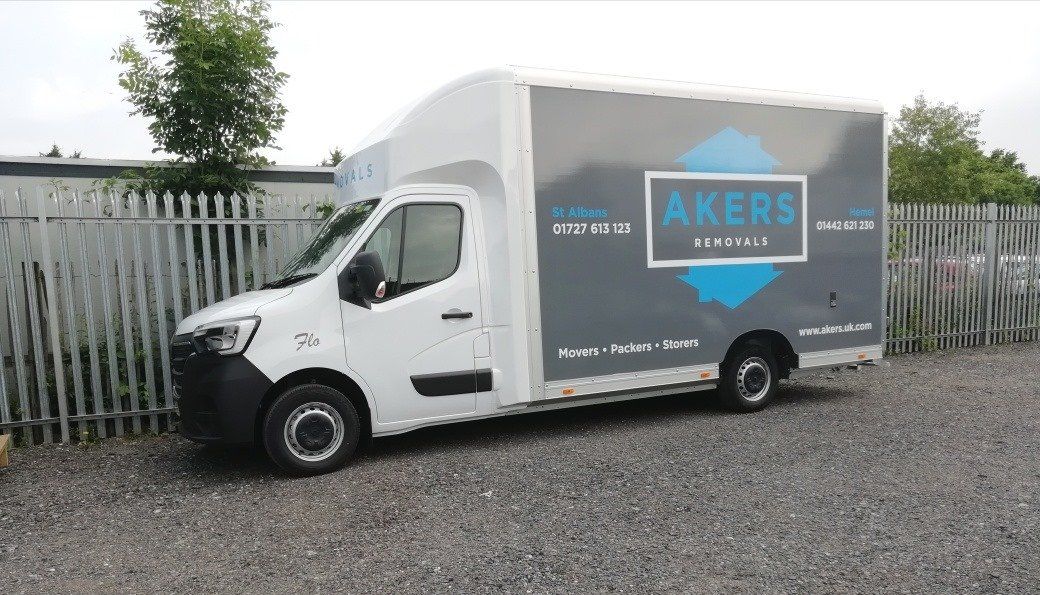 Removal lorry