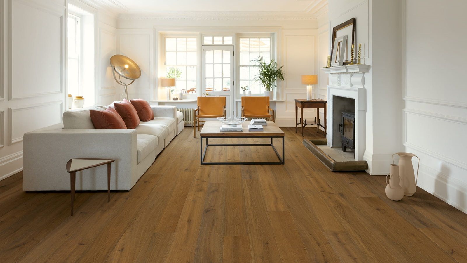 Modern Bright Living Room With Natural Oak Hardwood Flooring In Wollogong