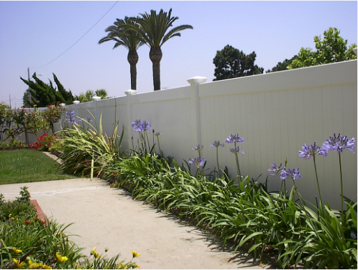 White vinyl privacy fence