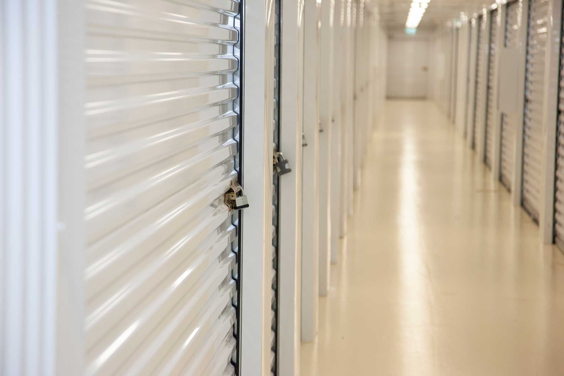 Storage unit with padlock 
