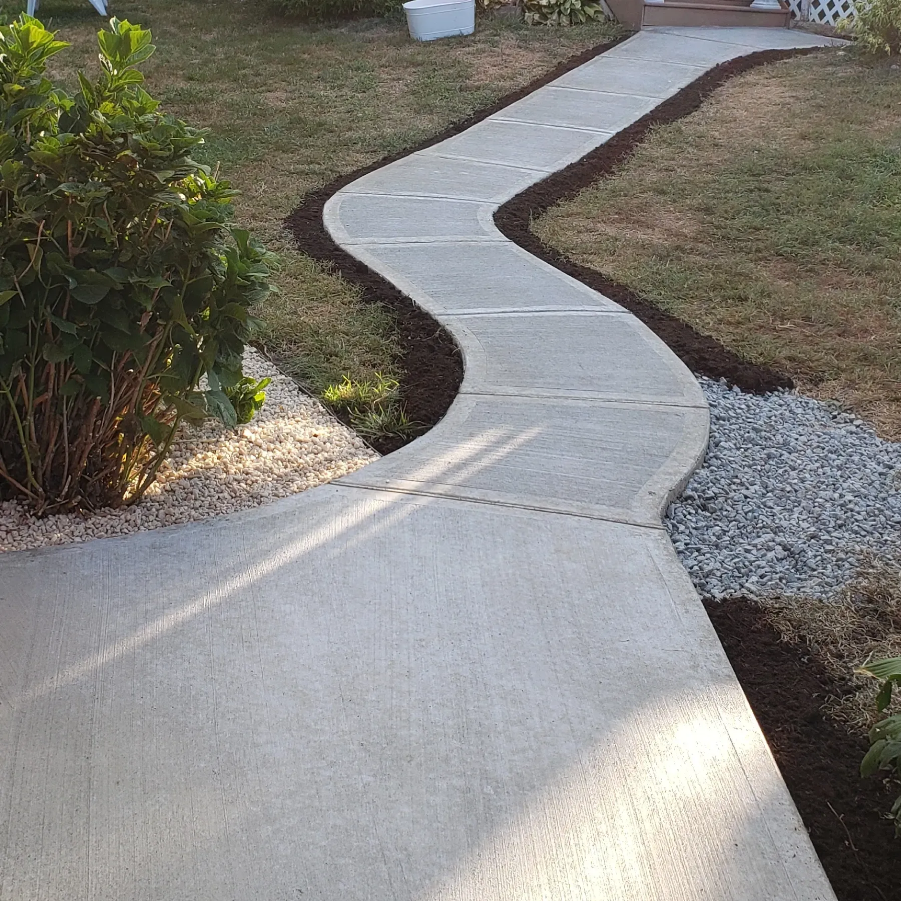 Compleled concrete walkway by Micciche Construction, Bloomfield, Nutley, NJ.