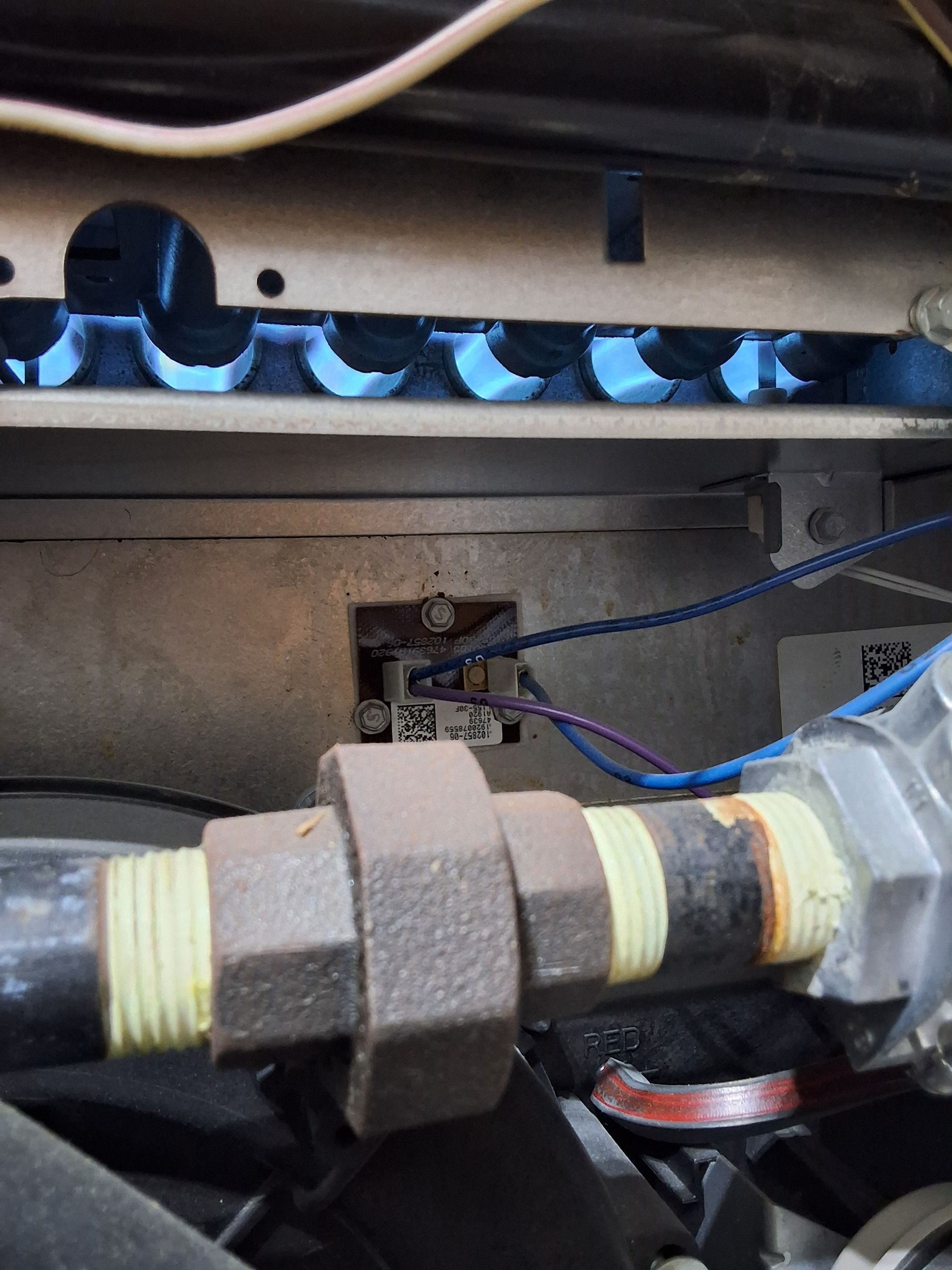 Gas lines and burners