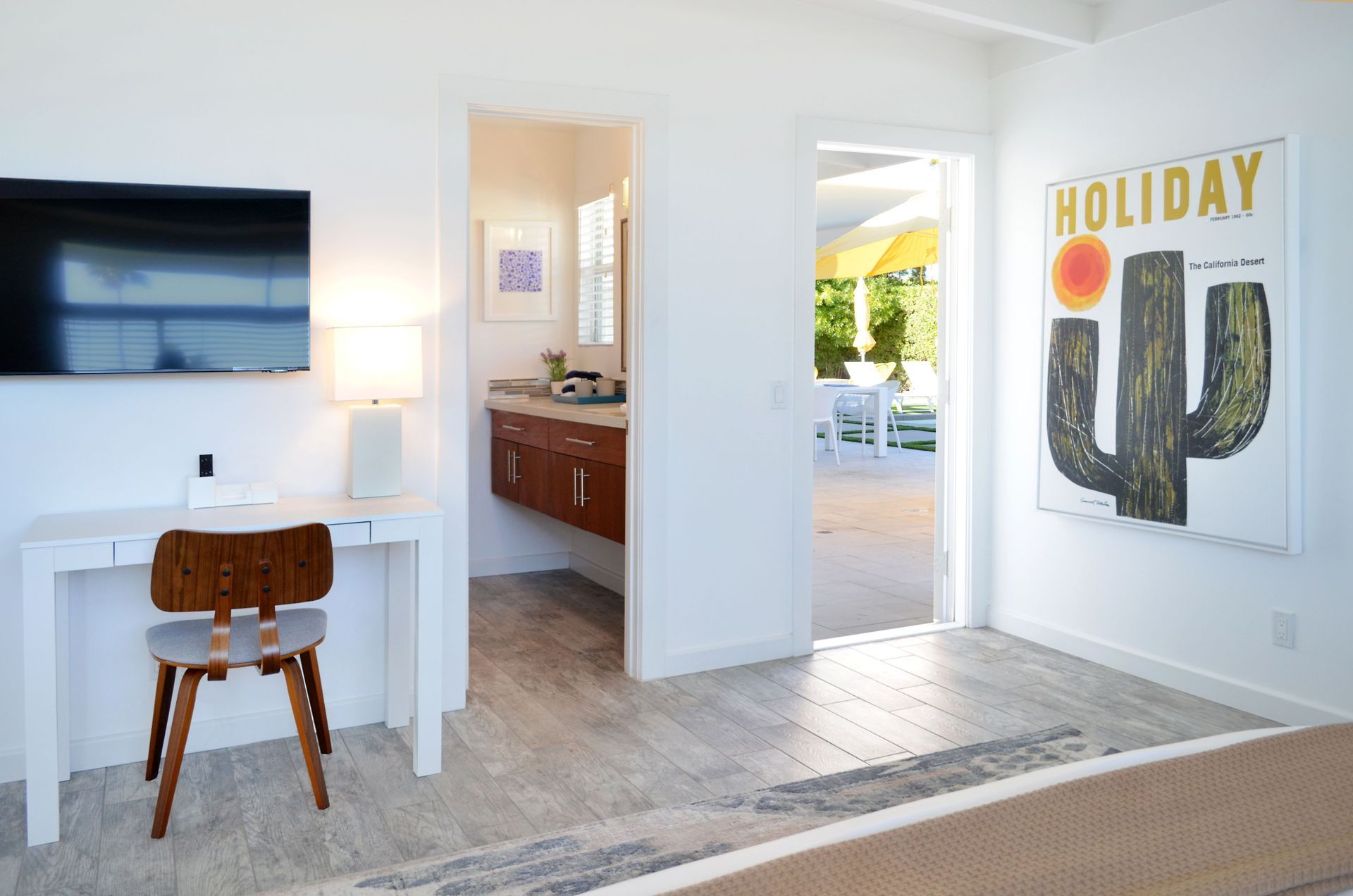 bedroom-looking-into-backyard