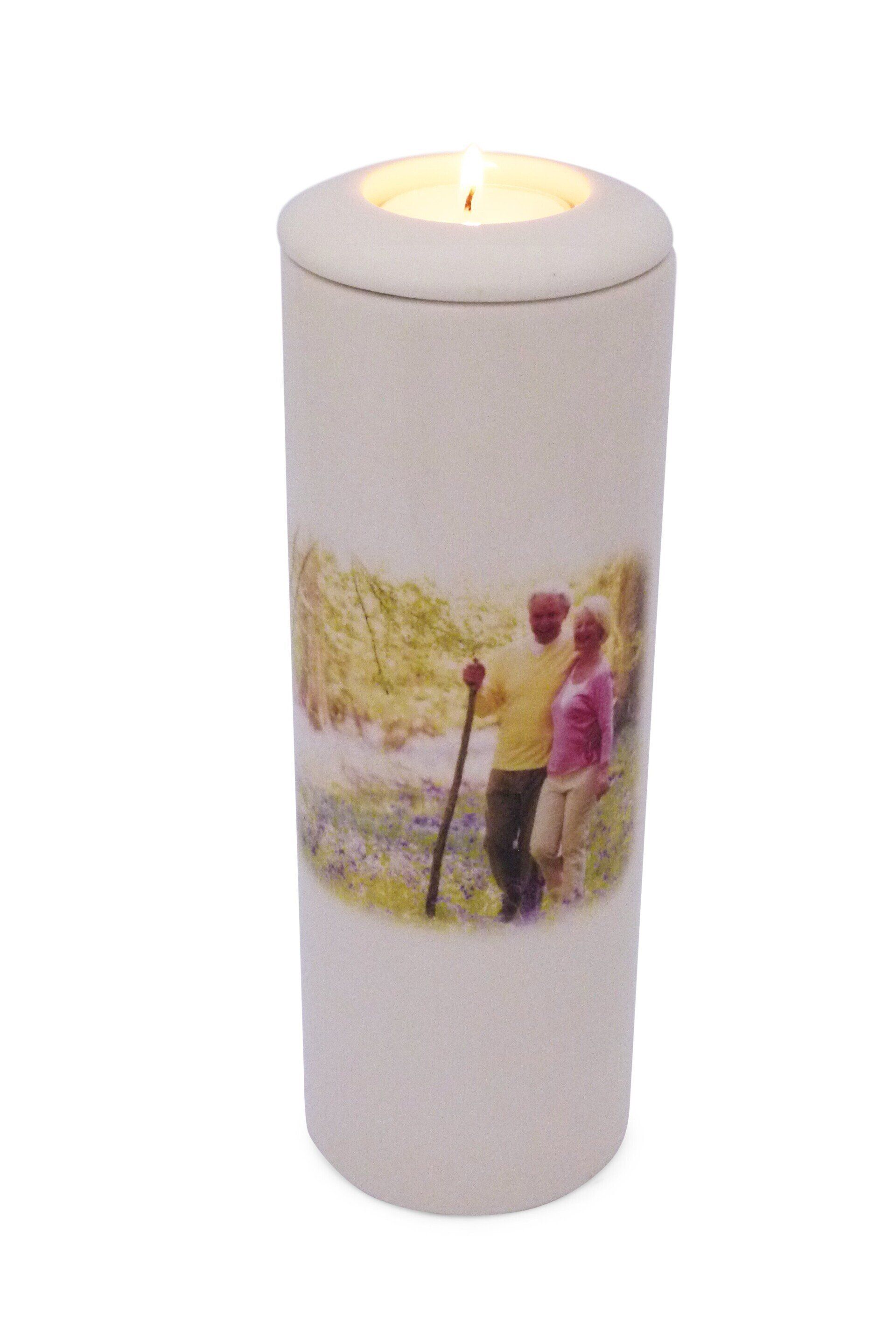 a memorable photo on the urn
