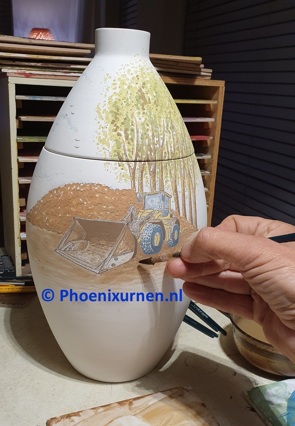 speciale opdracht urn hand beschilderd