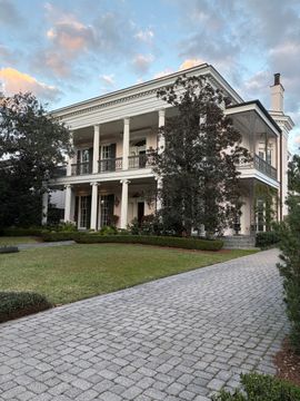 215 Vincent Ave