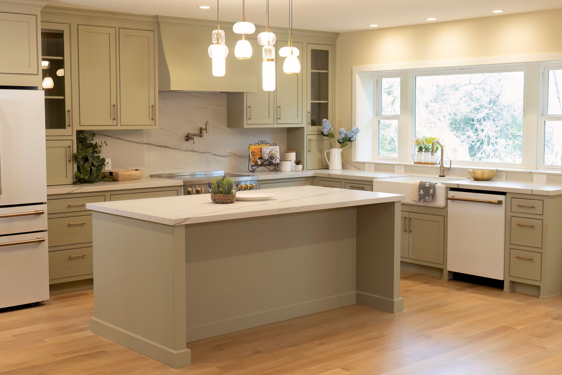 Green Bee Construction Custom Kitchen Design