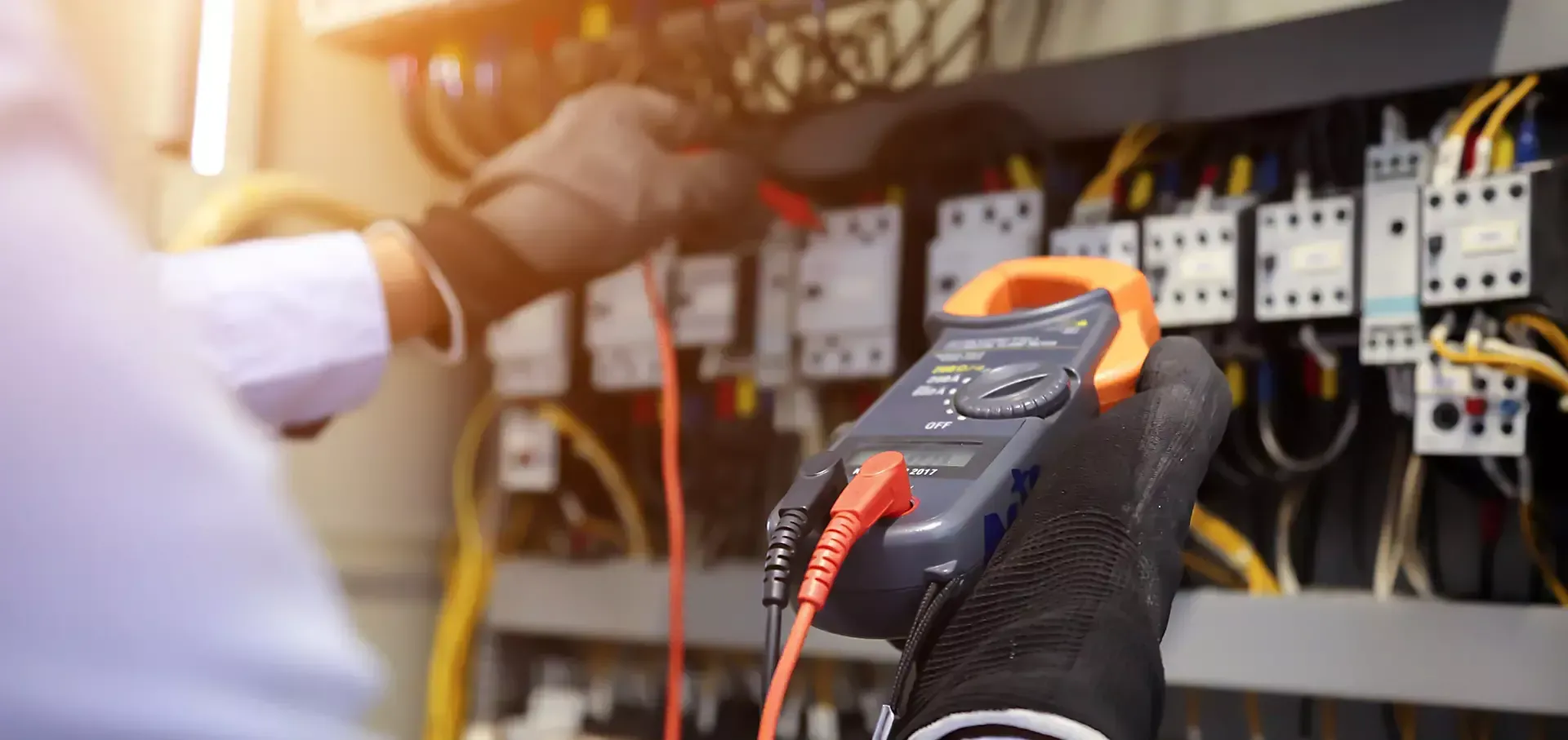 24 hour emergency electrician
