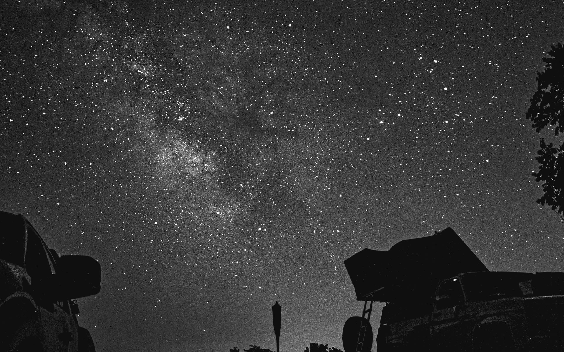 Dark sky adventures made easy with Talsit’s innovative overlanding and camping solutions.