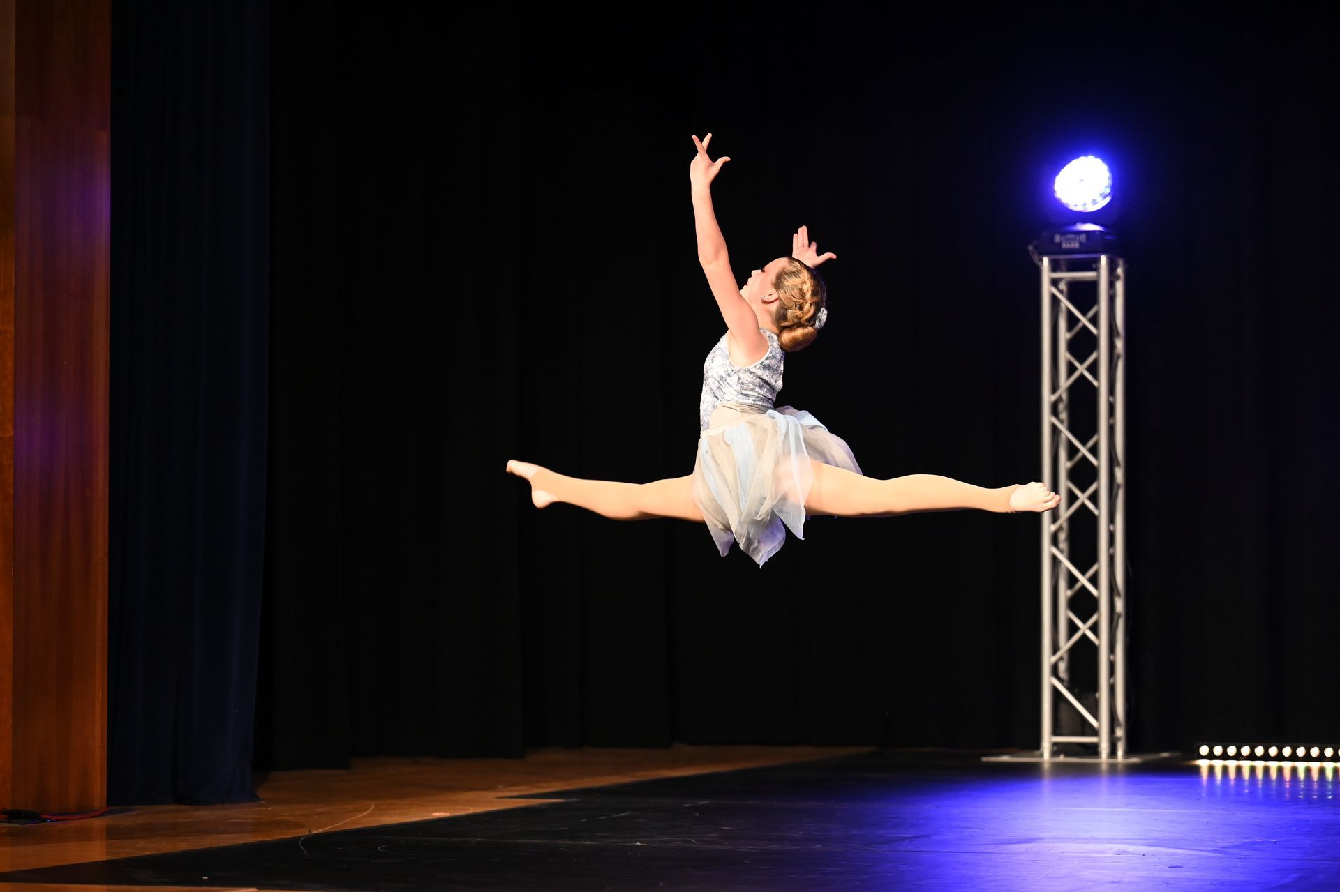 Dance Ballerina Split Jump