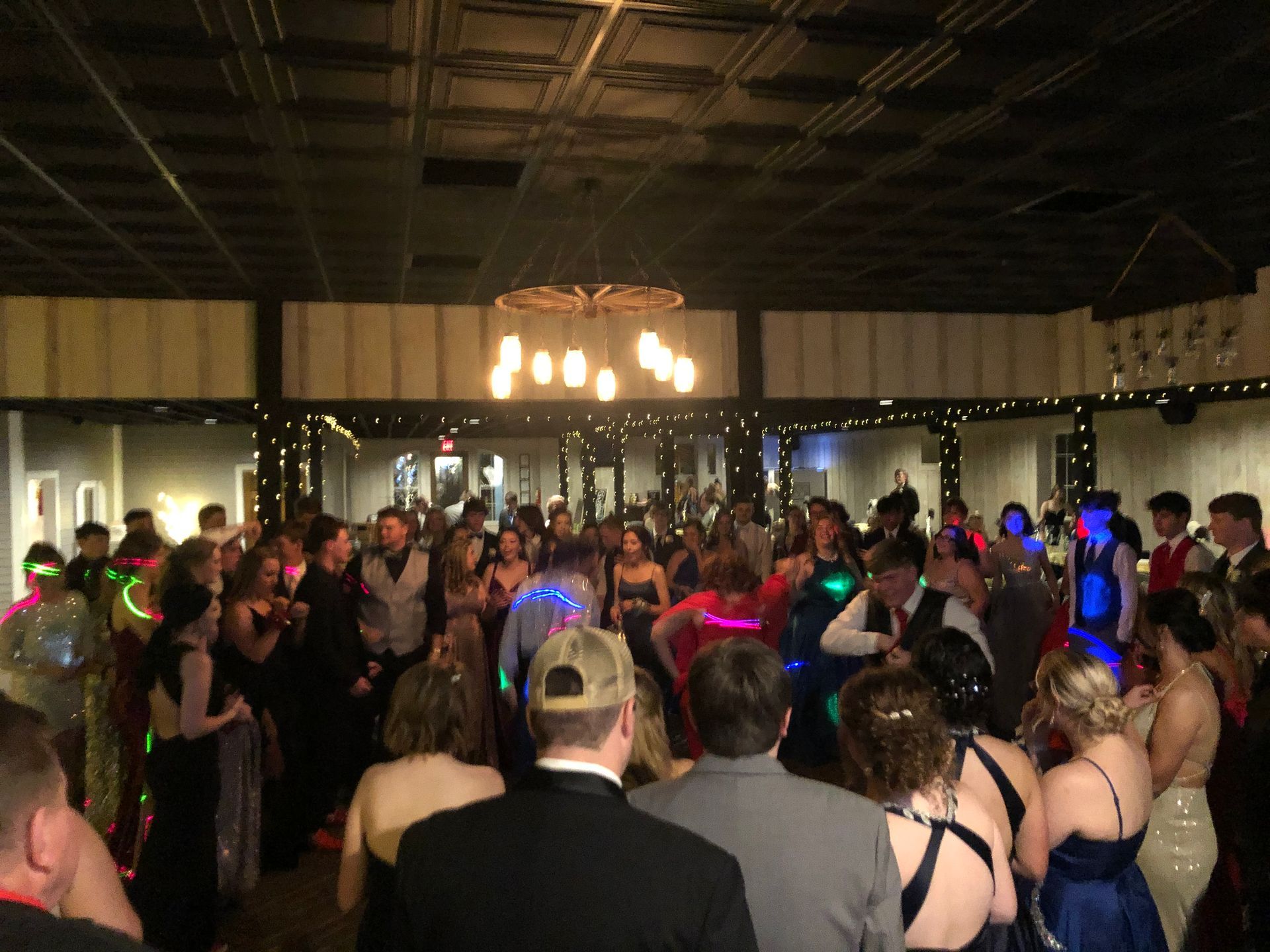 prom at venue 912