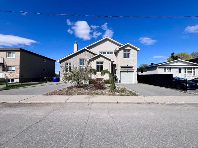 À VENDRE