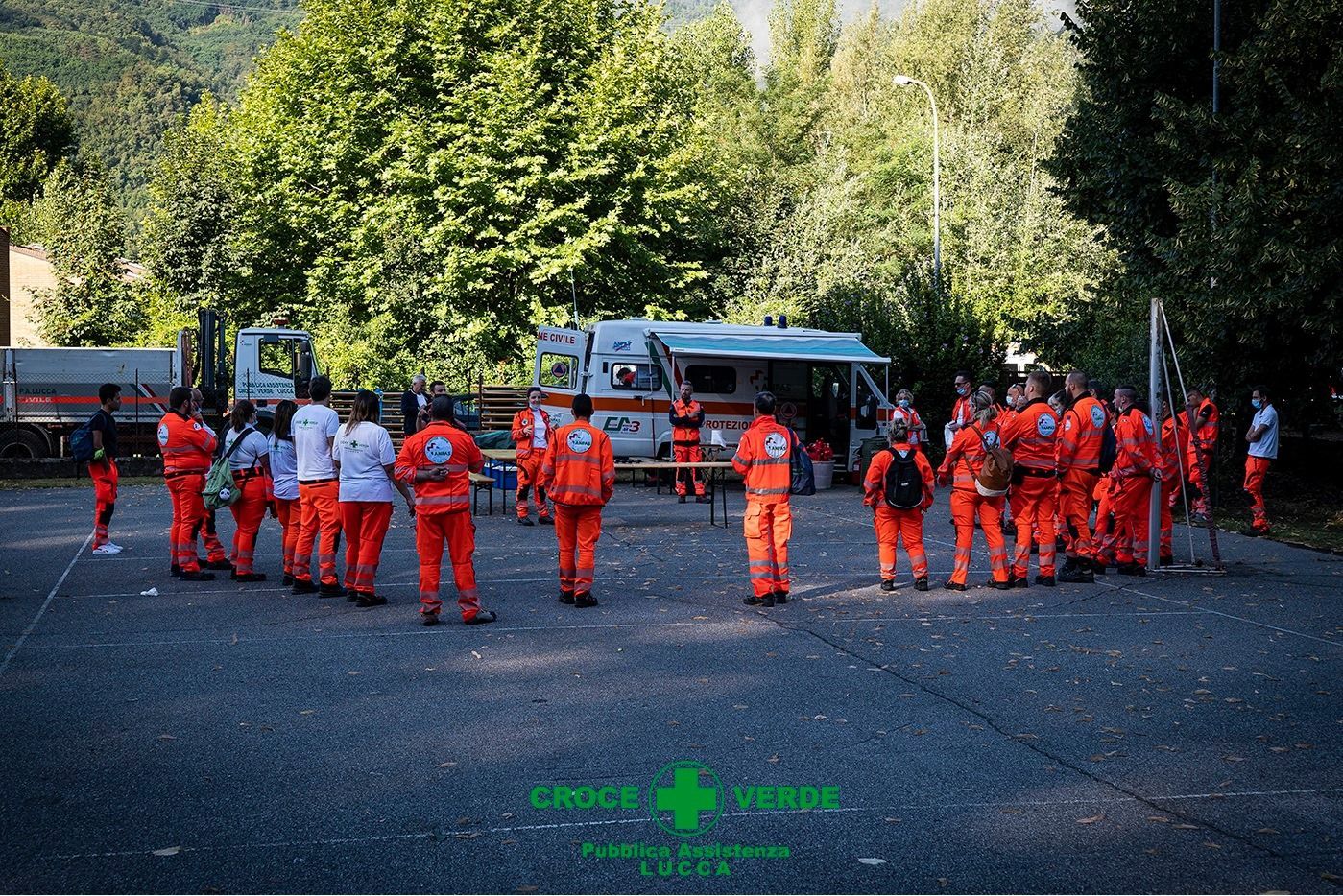 staff protezione civile Croce Verde di Lucca durante un evento