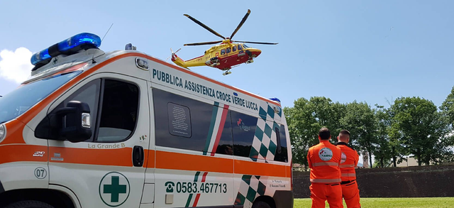 Attività della Croce Verde di Lucca durante una manifestazione cittadina