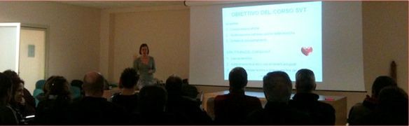 Organizza corsi ed esercitazioni per la formazione dei volontari e della cittadinanza Croce verde Lucca