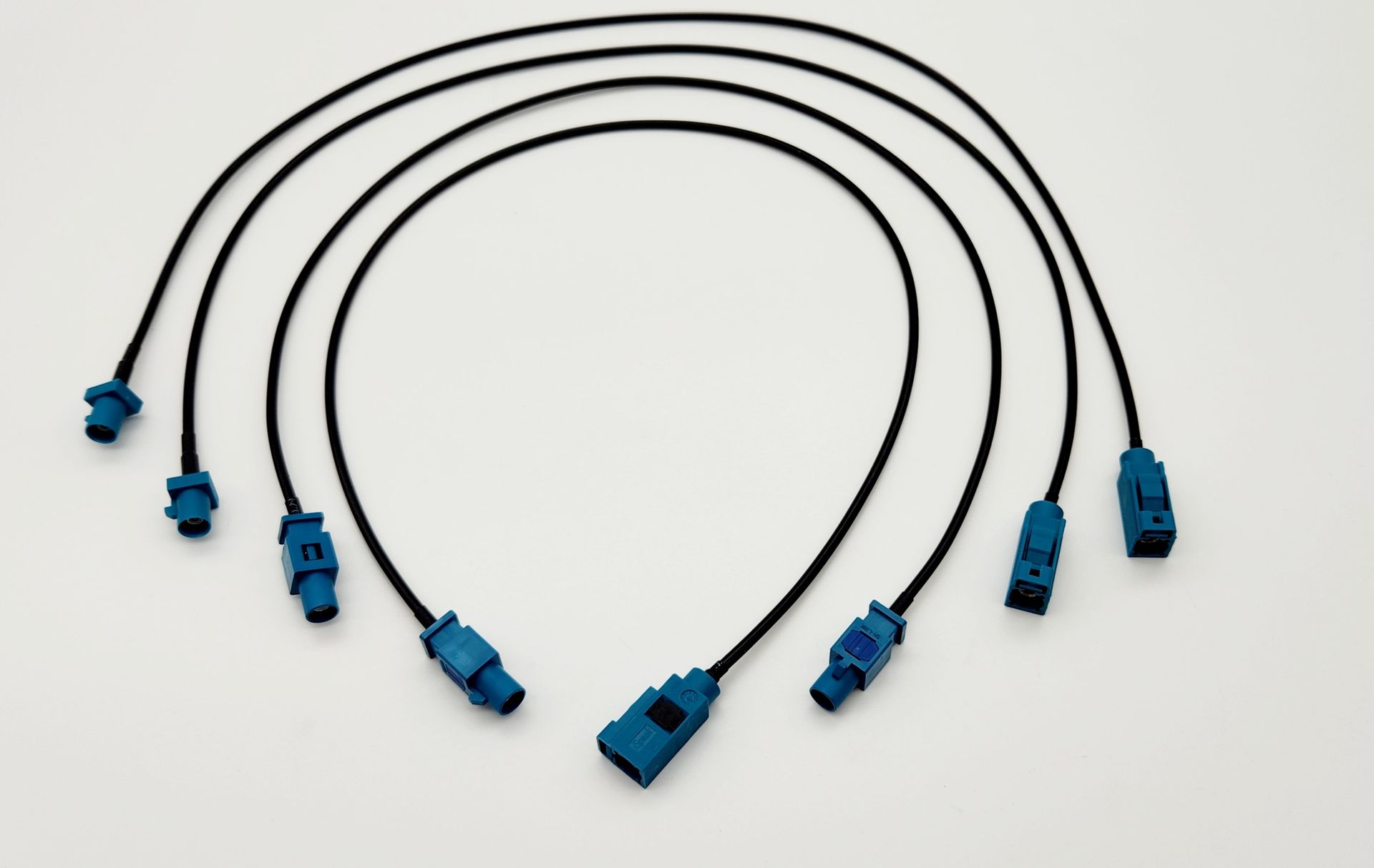A bunch of wires with blue connectors on them