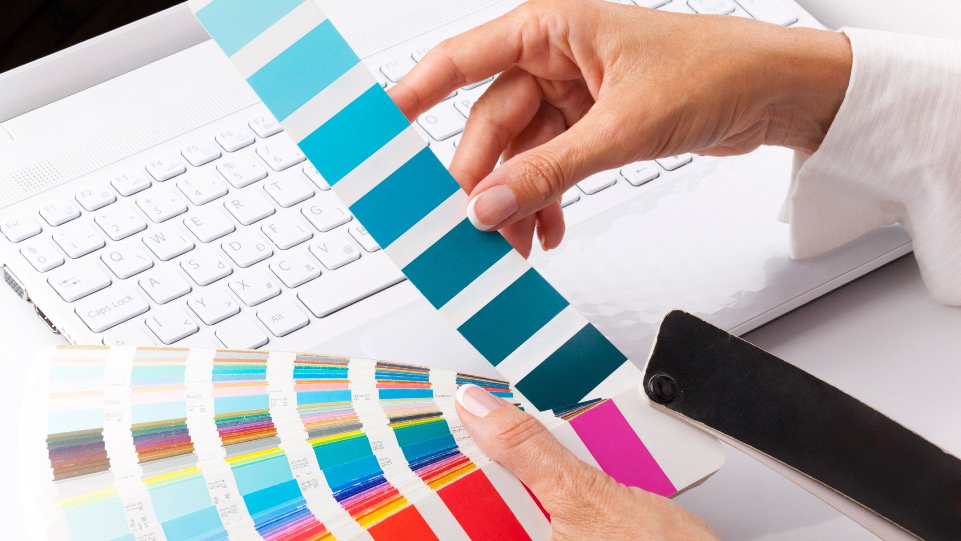 Graphic Designer Selecting Colors – Tecumseh, MI – D Printer Inc. Graphic Designer Selecting Colors – Tecumseh, MI – D Printer Inc.