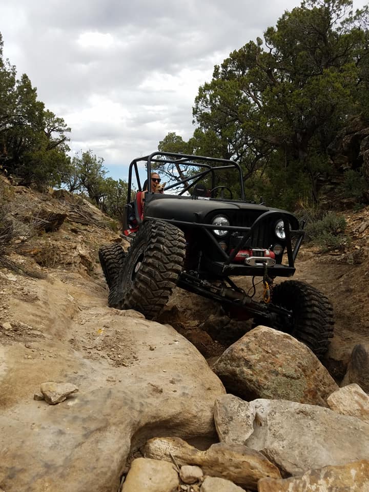 black rock crawling jeep