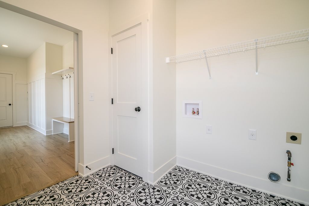 Meadowview home 16