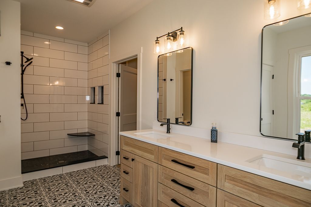 Meadowview home 9