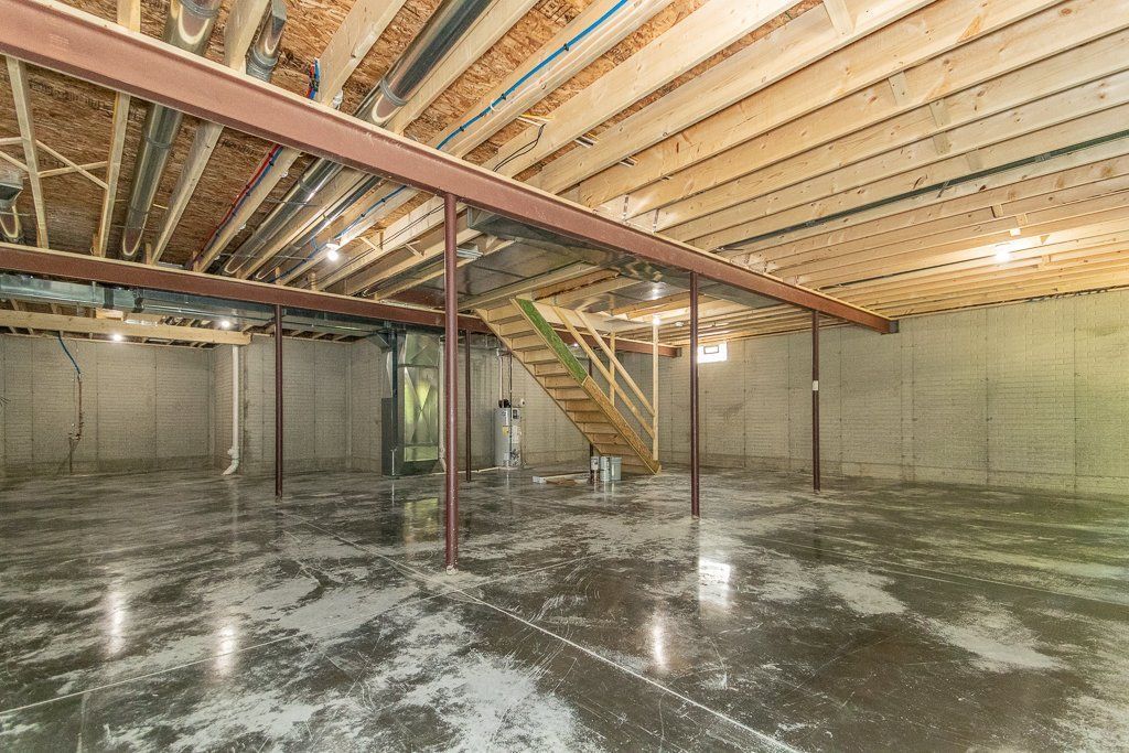 Woodside home 10