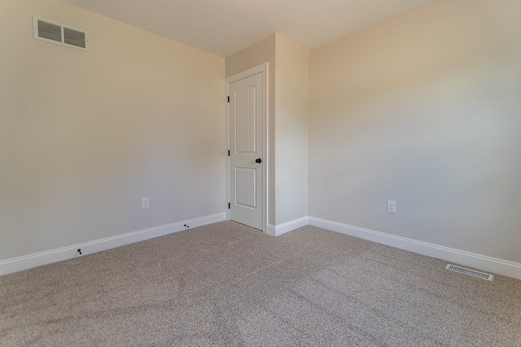 Woodside home 16