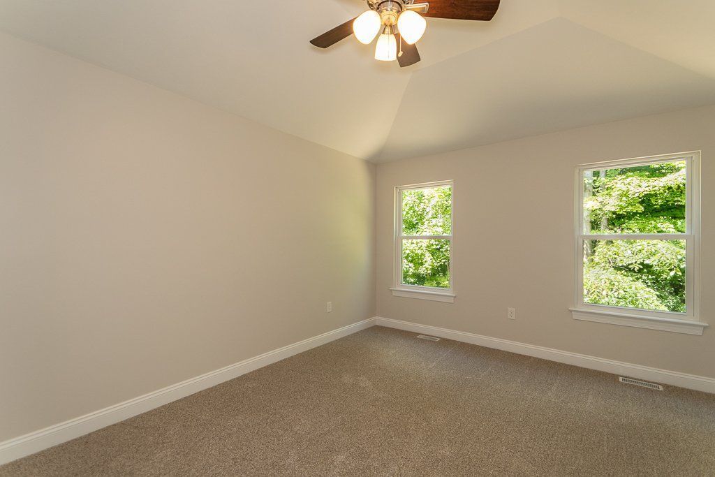 Woodside home 18