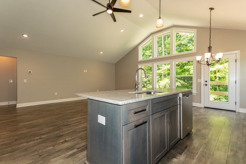 Woodside home 25