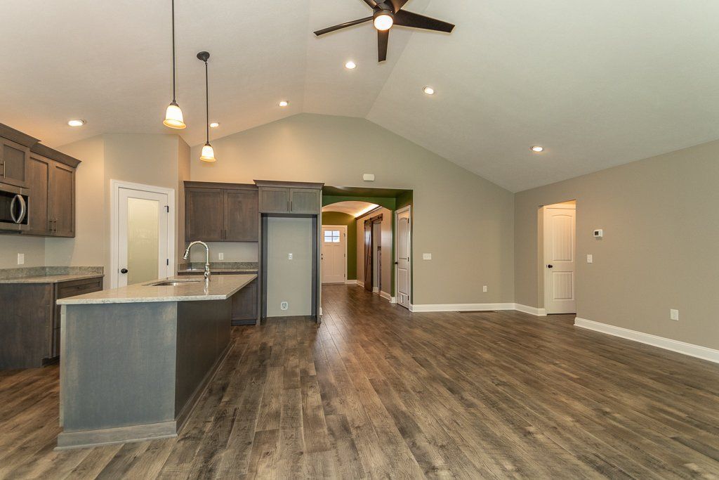 Woodside home 28