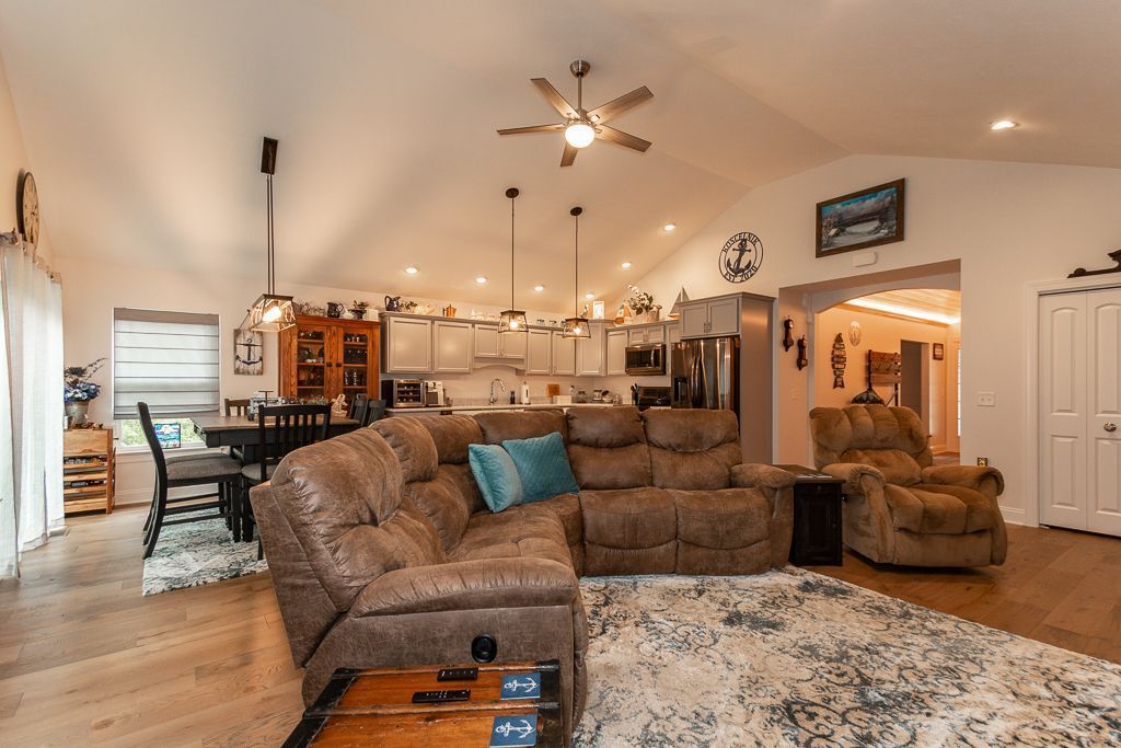 Home interiors 81